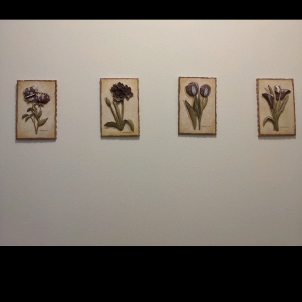 Set of 4 ceramic floral wall decor hanging